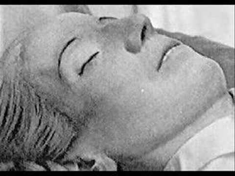 Youtube: Evita's embalmed body - Macabre post mortem odyssey of Eva Perón!