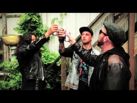 Youtube: DEVILDRIVER - The Appetite (Official) | Napalm Records