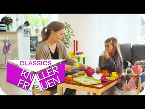 Youtube: Bescheuerte Kinderspiele | Knallerfrauen mit Martina Hill