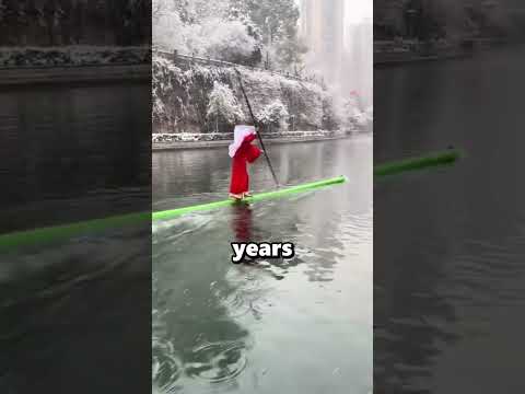 Youtube: Warum benutzen die Menschen Bambus anstelle von Booten, um Flüsse zu überqueren?