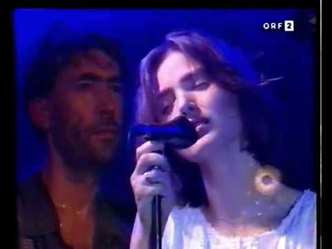 Youtube: Weit, weit weg - Hubert von Goisern live 1994  "Das war's"