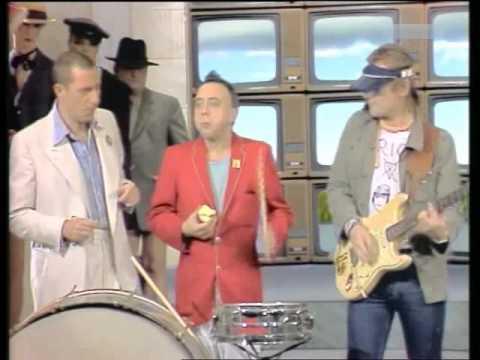 Youtube: Trio - Anna, lass mich rein, lass mich raus 1982