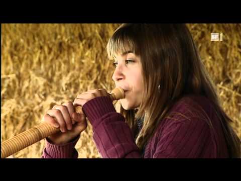 Youtube: Lisa Stoll - Alphorn