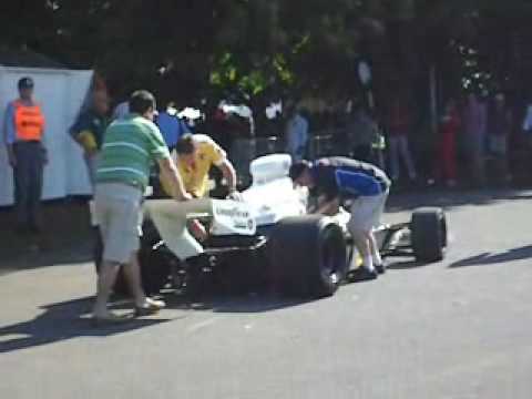 Youtube: Goodwood Festival Of Speed 2009 - Old F1 cars starting up in paddock + Life Car can't start