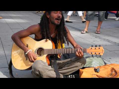 Youtube: Street Singer in Munich || Straßensänger in München || Bob Marley - No Woman No Cry