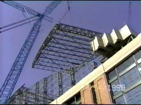 Youtube: 1999 Big Blue crane collapse at Miller Park, kills three iron workers