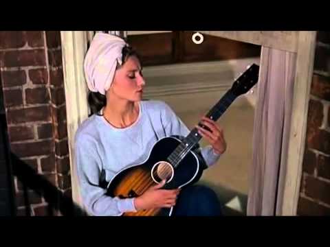 Youtube: #YellowTV Audrey Hepburn - Moon River