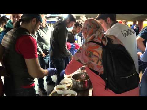 Youtube: Grenzen dicht: 1.000 Flüchtlinge stranden in Salzburg
