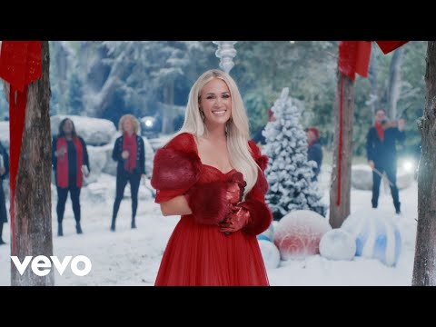 Youtube: Carrie Underwood - Favorite Time Of Year (2021 Macy’s Thanksgiving Day Parade)