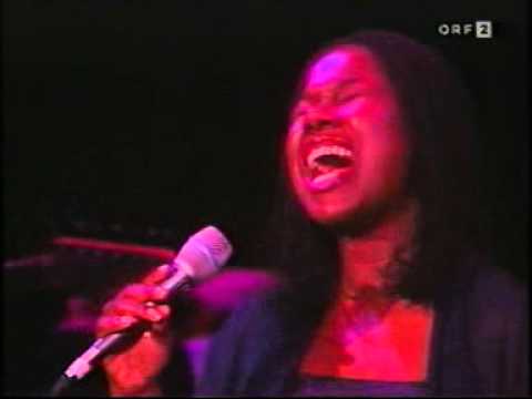 Youtube: Randy Crawford - Who's crying now