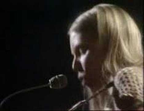 Youtube: big yellow taxi - joni mitchell in concert 1970