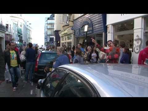 Youtube: Dance Yrself Clean - LCD Soundsystem - Muppets rock out in Brighton !