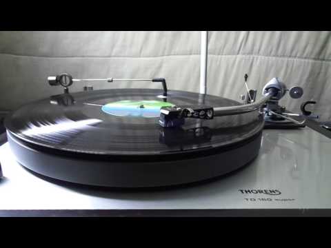 Youtube: Dire Straits - Private Investigations - Vinyl - Thorens TD 160 Super - AT440MLa