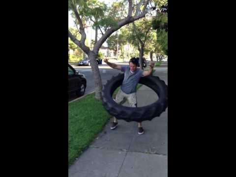 Youtube: Hula Hoop mit einem Traktorreifen