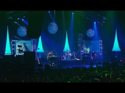 Youtube: Muse - Space Dementia live