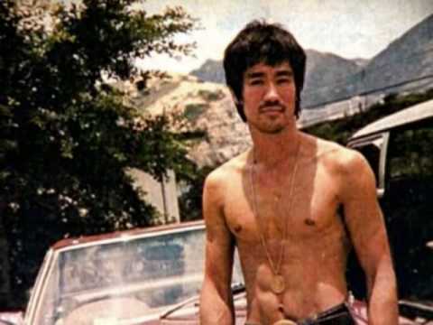 Youtube: Kung Fu Fighting-Carl Douglas (Bruce Lee)