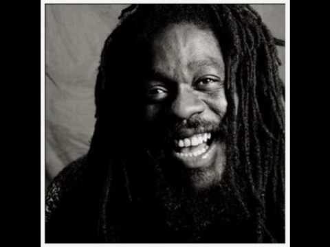 Youtube: Dennis Brown Get myself together