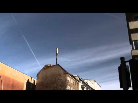 Youtube: CHEMTRAILS ÜBER BERLIN 16.02.2012 BLACKBEAM