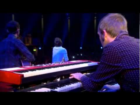 Youtube: James Morrison - Please don't stop the rain (live@ Itunes Festival 30-07-2011)