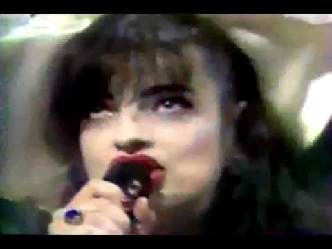 Youtube: Nina Hagen - "Michail, Michail, Gorbachev Rap" - 1989