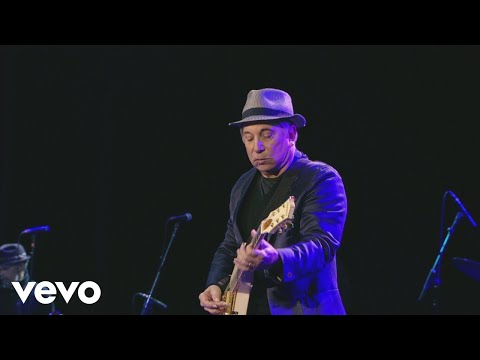 Youtube: Paul Simon - Late in the Evening (from The Concert in Hyde Park)