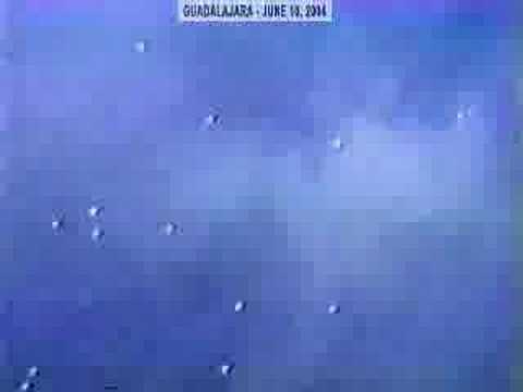 Youtube: Flotte OVNI-UFO guadalajera june 2004