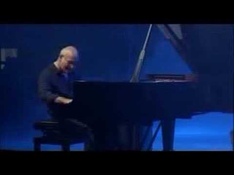 Youtube: Ludovico Einaudi - Divenire Live @ Palazzo Te (Mantova)