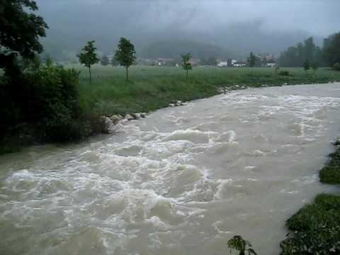 Youtube: Aschau an der Prien, starke Strömung  03.06.2010