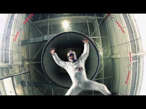 Youtube: Wind Tunnel Acrobatics in Prague - Red Bull Soul Flyers 2012