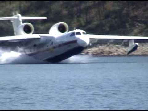 Youtube: Seaplanes pick up water
