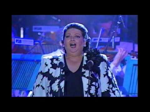 Youtube: Montserrat Caballé;  Casta Diva;  Norma;  Bellini;  Liverpool 1992