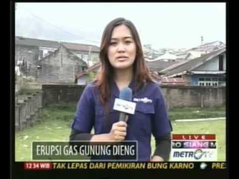 Youtube: В Индонезии эвакуируют жителей от кратера Диенг