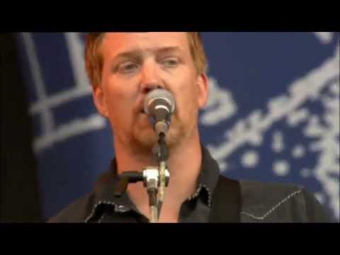 Youtube: Queens Of The Stone Age - Feel Good Hit Of The Summer @ Rock Werchter 2011