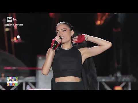 Youtube: Elodie - Medley Live di 4 Successi - 01.05.2025