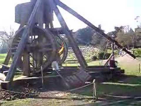 Youtube: Warwick Castle trebuchet