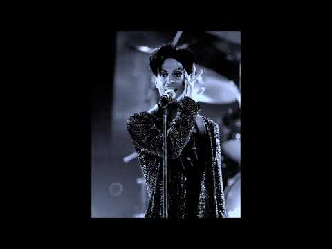 Youtube: Prince - "The Sun, The Moon and Stars" (live Los Angeles 2009)
