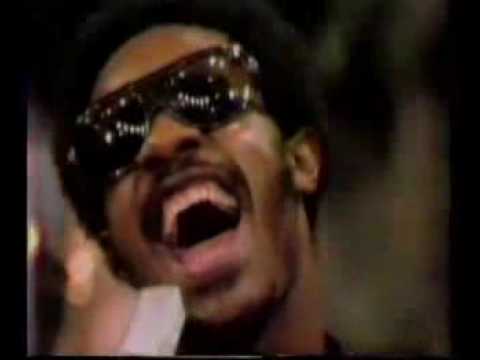 Youtube: Stevie Wonder - Superstition live on Sesame Street