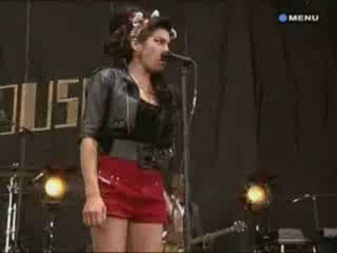 Youtube: Amy Winehouse (live) Back To Black