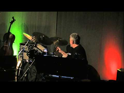 Youtube: Steve Gadd - Dancing Queen (ABBA)