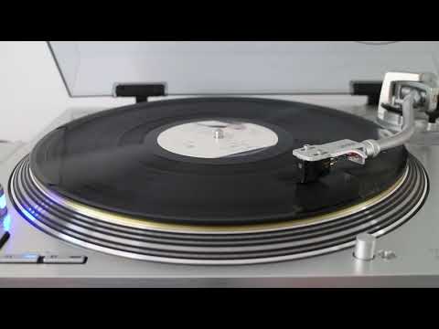 Youtube: Pink Floyd - Run Like Hell (1979 Vinyl LP) - Technics 1200G / Hana MH