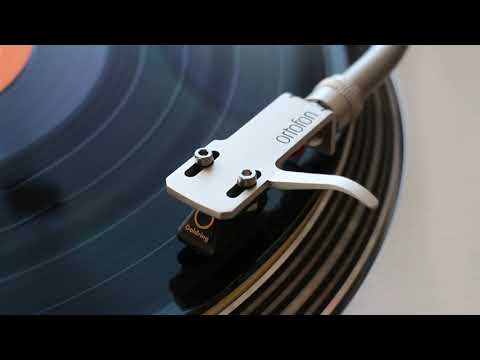 Youtube: Dolly Parton - Jolene (1975 HQ Vinyl Rip) - Technics 1200G / Goldring G1042