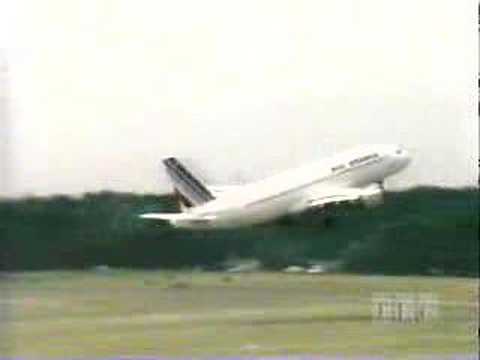Youtube: Air France Airbus A320 Air Show Crash
