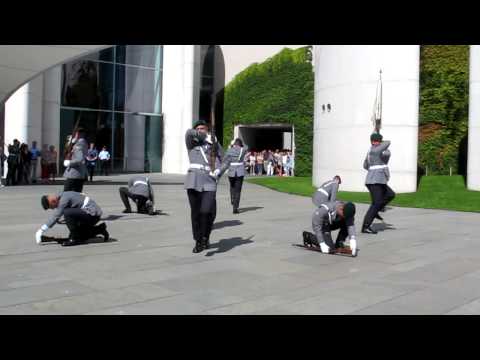 Youtube: Drillteam der 7. Kompanie Wachbataillon BMVg