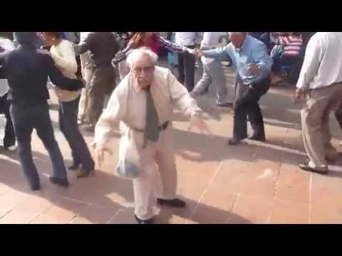 Youtube: Funny old guy dancing