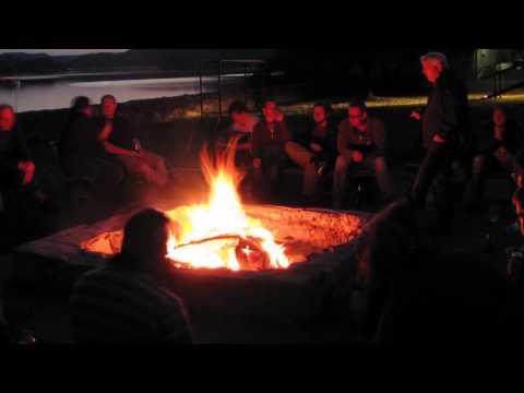 Youtube: Forumtreffen 2012 * Mütze Glatze am Lagerfeuer