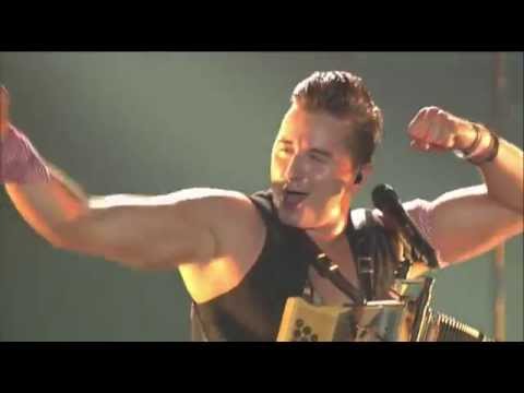 Youtube: Andreas Gabalier - Bergbauernbuam 2015