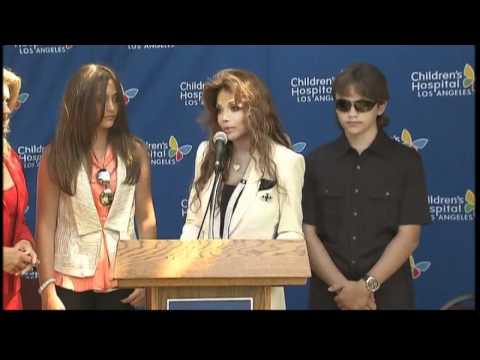Youtube: Michael Jackson kids unveil artwork