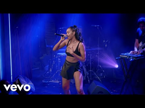 Youtube: Amber Mark - Foreign Things (Live At Lafayette)