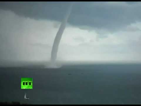 Youtube: Amateur Videos: Huge waterspout filmed on Sochi shoreline