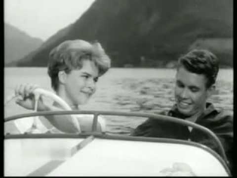 Youtube: Conny Froboess & Peter Kraus - Sag' Mir Was Du Denkst 1960